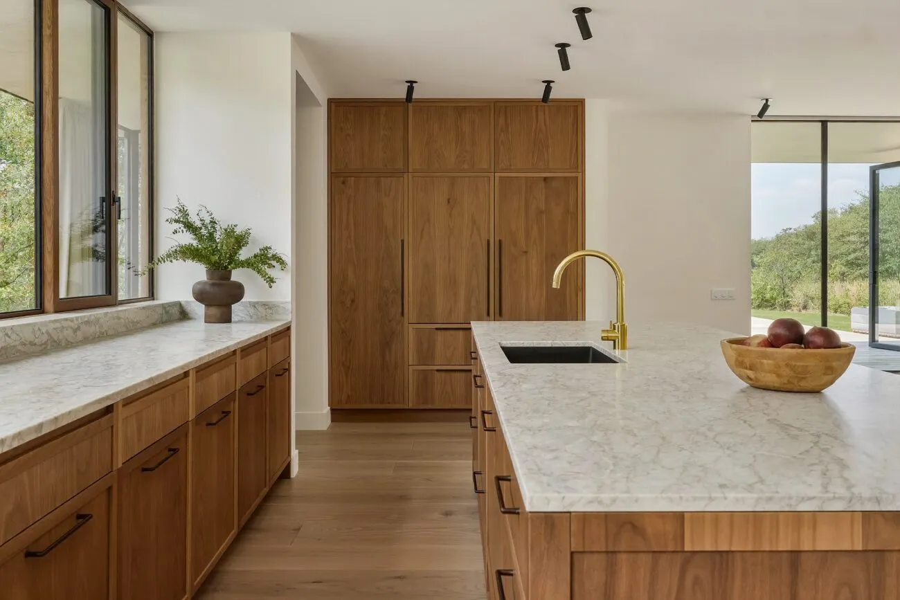 Voorbeeld van een moderne keuken in het Westland
